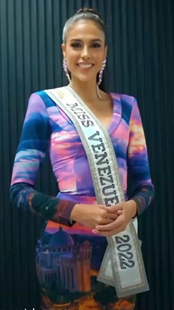 Miss Universo Venezuela y su vestido
