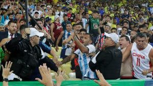 "La violencia es totalmente inaceptable", dice Infantino tras incidentes en el Brasil-Argentina