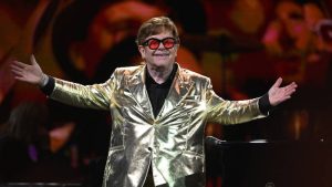 Cantante británica Elton John en el Festival de Glastonbury de Gran Bretaña