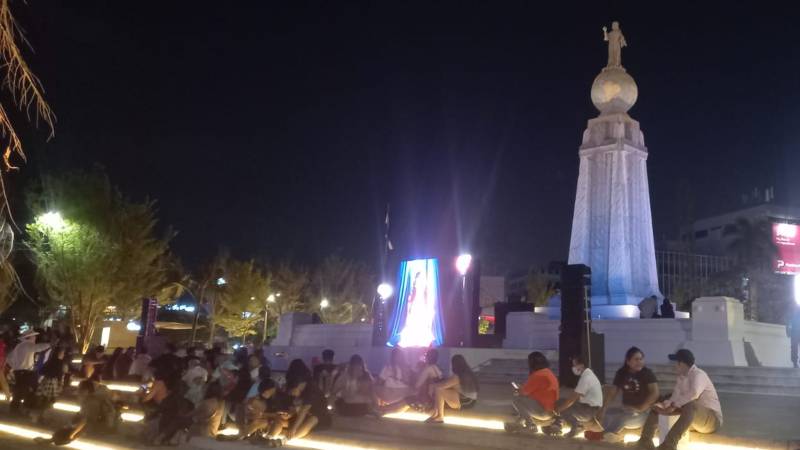 Plaza Salvador del Mundo a la espera de la gala de Miss Universo