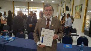 Presidente del Colegio Médico recibió homenaje “Migueleño Distinguido”