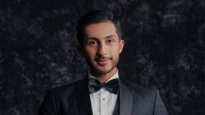 Eric Solís destaca en concurso de belleza en Tailandia