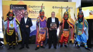Libro del bancoagrícola: “El Salvador, del señorío de Cuscatlán a la villa de San Salvador”