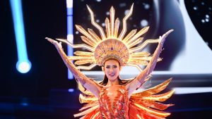 Salvadoreña hace “erupcionar” redes sociales con su traje nacional en Miss Universo