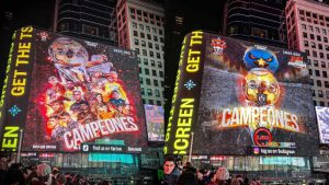 Aguila campeon Times Square Nueva York