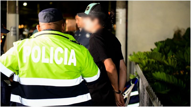 Conductor arrestado en un cerco antidopaje. Foto/ Cortesía del VMT 