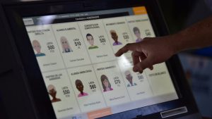 voto-electronico-ejemplo-peru-foto-AFP