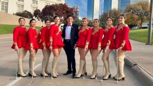 Diseñador salvadoreño Yohalmo Guzmán vistió cachiporristas de Dallas