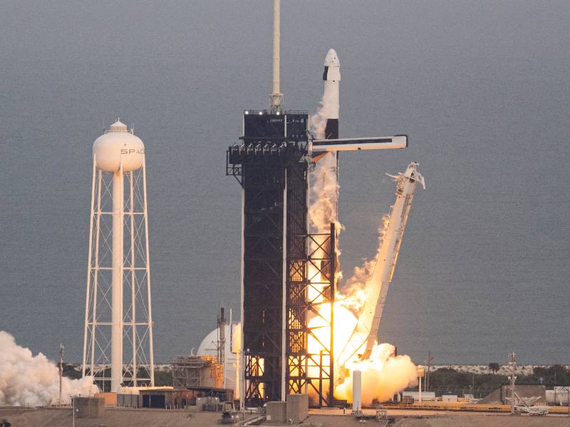 Cohete SpaceX con mision Ax 3 despega de Florida hacia la EEI