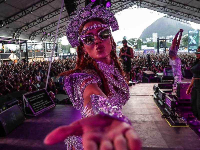 Anitta con sus Ensayos calienta motores para el carnaval de Rio