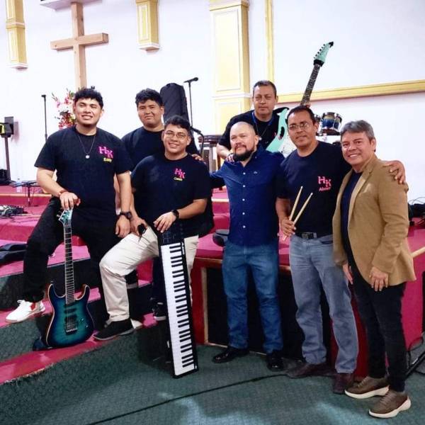 Banda de rock cristiano Hosanna Kir, más de 40 años de historia en El Salvador