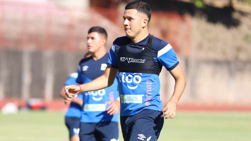 Selecta Styven Vasquez entreno 04