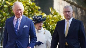 Rey Carlos III y el príncipe Andrés