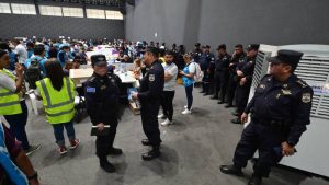 FR Escrutinio con policias