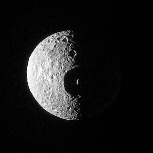 Luna Mimas de Saturno