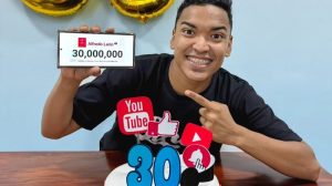 Alfredo Larín llega a 30 millones de suscriptores en YouTube