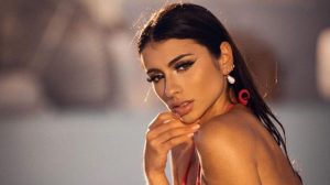 Andrea Aguilar, la salvadoreña que se impone con su belleza en Miss Mundo