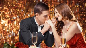 Prepara una cena romántica para tu media naranja en este San Valentín. Foto: Shutterstock