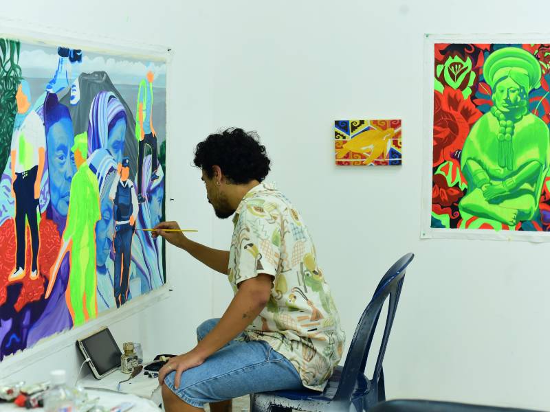 Artista visual Herbert De Paz trabajando en LFBK