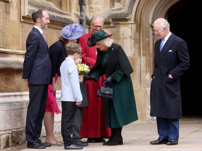 Rey Carlos III y la reina Camila en la ceremonia de Pascua 2024