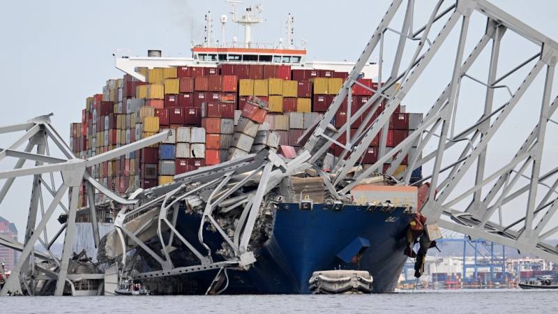 El barco que chocó contra el puente de Baltimore tenía un "problema eléctrico"