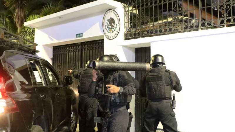 Embajada Mexico Ecuador irrumpe