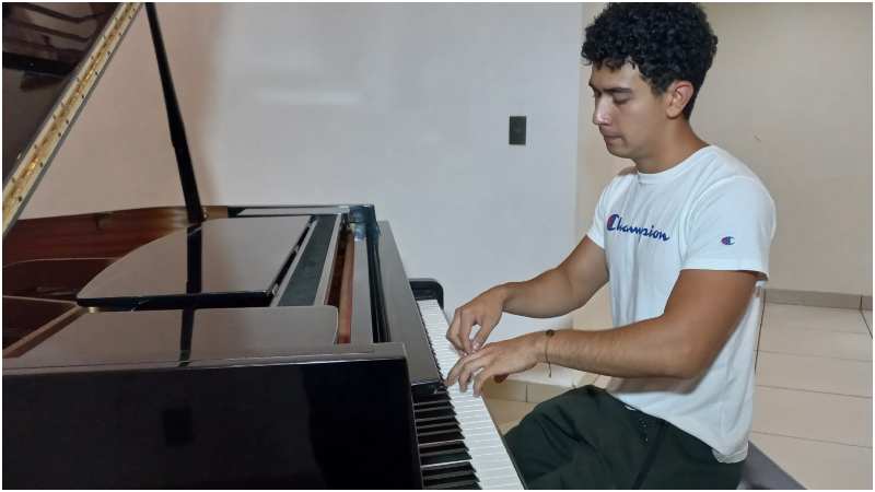 Pianista Bryan Ernesto Méndez Umaña