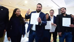 entrega de credenciales a municipios de San Salvador