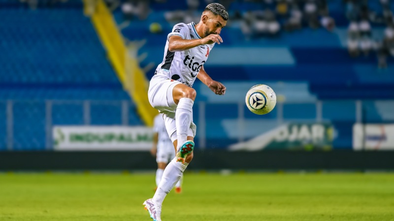 El jugador se despide de Alianza FC tras anunciar su salida por mutuo acuerdo.