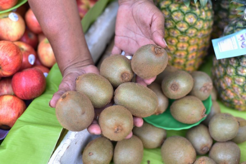 Suben de precio frutas y verduras en mercado