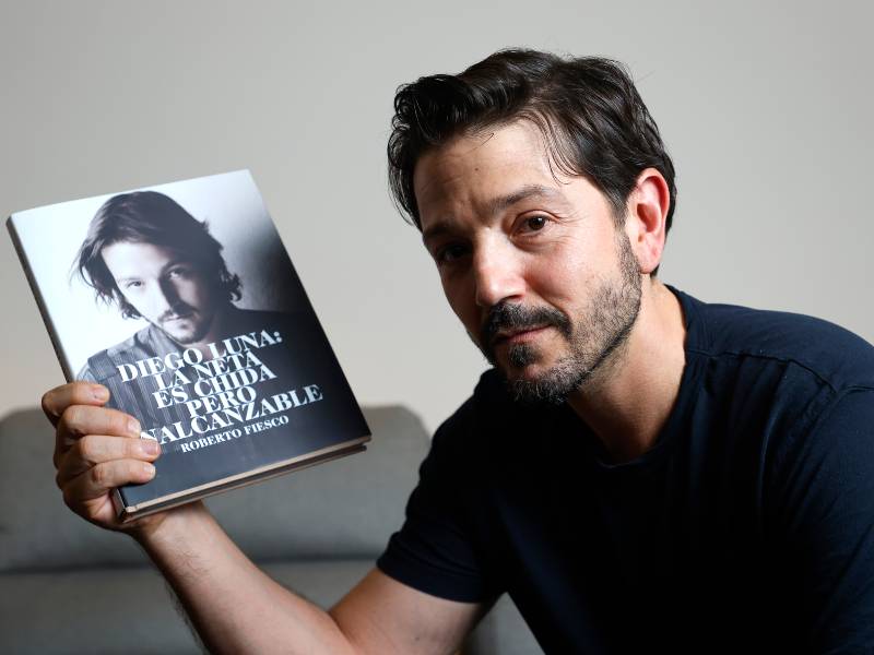 Actor y director mexicano Diego Luna lanza libro sobre su trayectoria