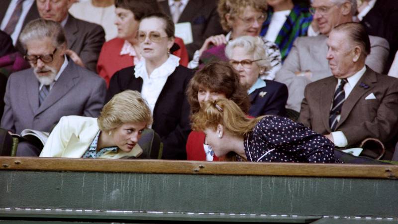 Diana con Sara de York en Wimbledon en 1988