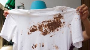 Manchas de lodo o barro en la ropa