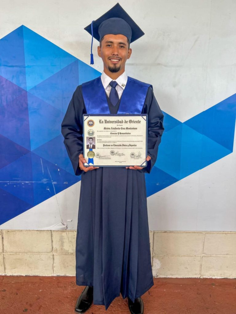 Melvin Cruz graduado Aguila Selecta