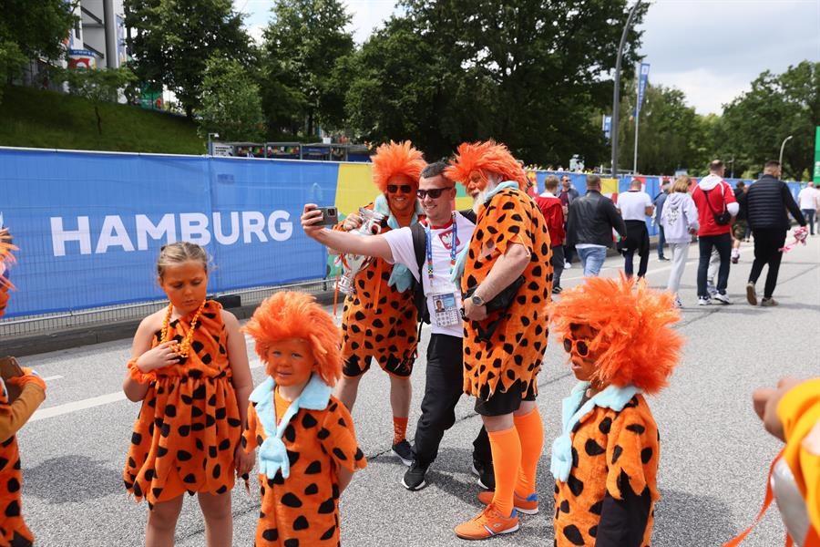 futbol hamburgo alemania eurocopa violencia policia hombre abatido muerte terrorismo terrorista 02