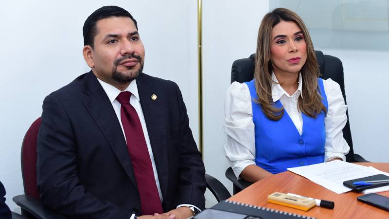 Marcela Villatoro y Francisco Lira ARENA