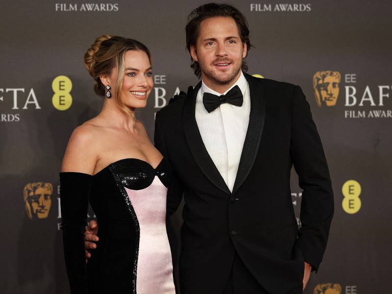 Margot Robbie y Tom Ackerley