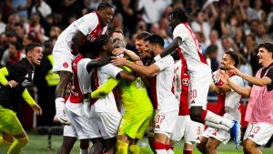 Ajax penaltis Liga Europa 02