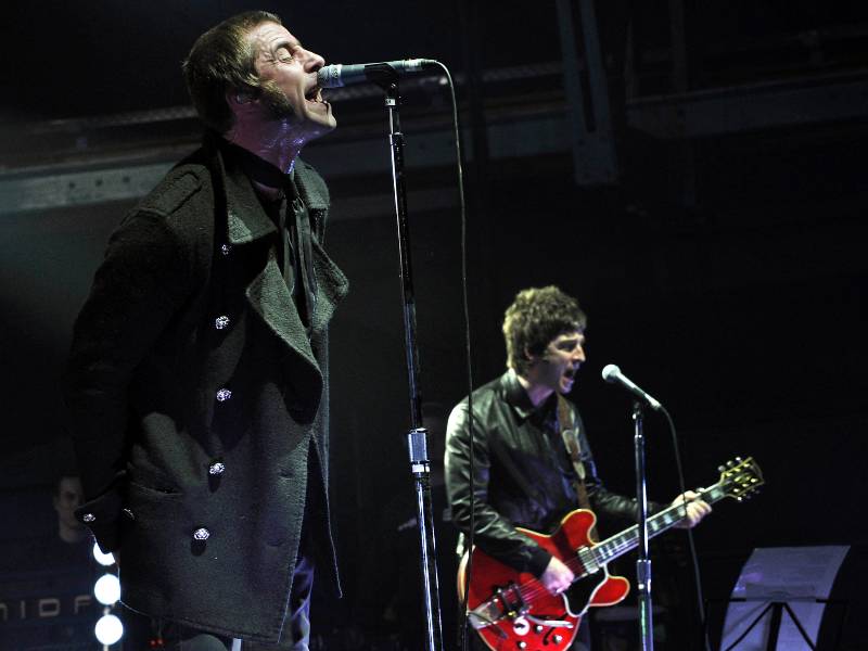 Banda británica Oasis se reencuentra 15 años después