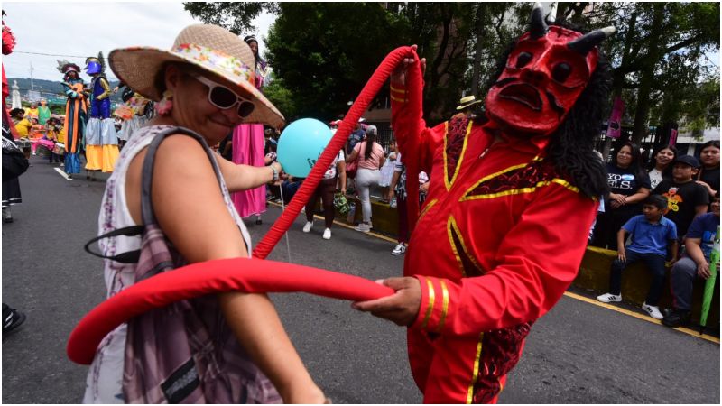 Desfile correo- San Salvador