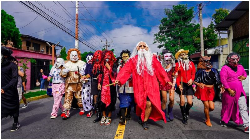 Desfile correo - mejicanos