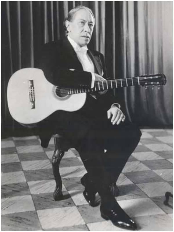 El maestro Mangore en la escuela de musica de El Salvador