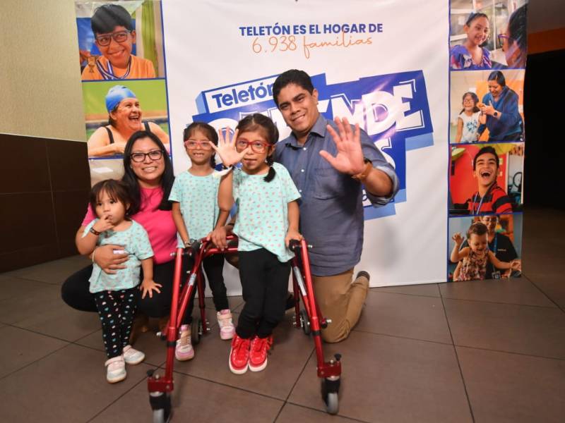 Familia Linares en lanzamiento Teleton 2024