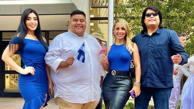 Influencers salvadoreños en festival agostino San Salvador