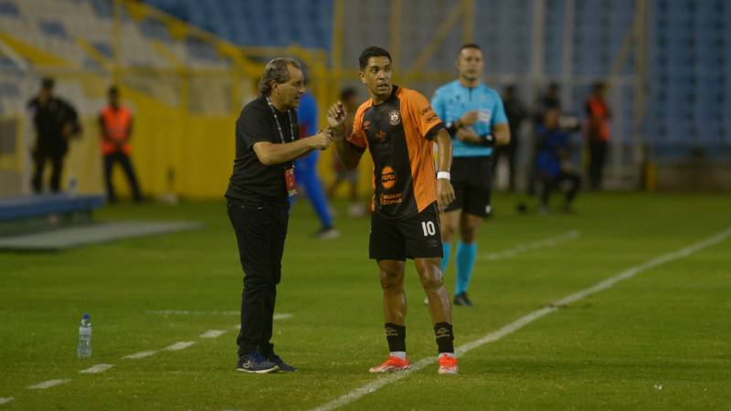 Tras una serie de resultados adversos, el Águila anunció cambios en su cuerpo técnico, iniciando una nueva etapa con Messina fuera del banquillo.