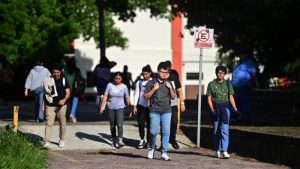 Obras Públicas pide a la UES "reconsiderar" solicitud para postes del Metrocable