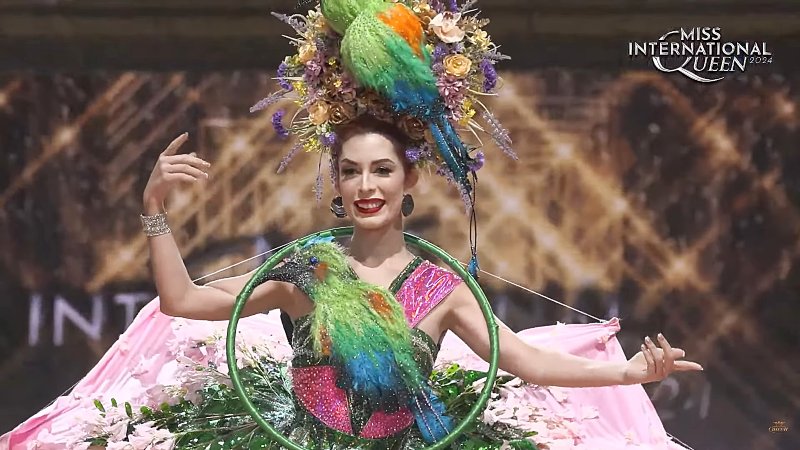 traje típico Miss Queen International el salvador