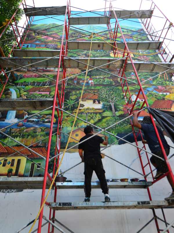 Edificios de la Colonia Zacamil que funcionan como apartamentos, popularmente conocidos como "Los 400". Zacamil, Mejicanos, San Salvador Centro