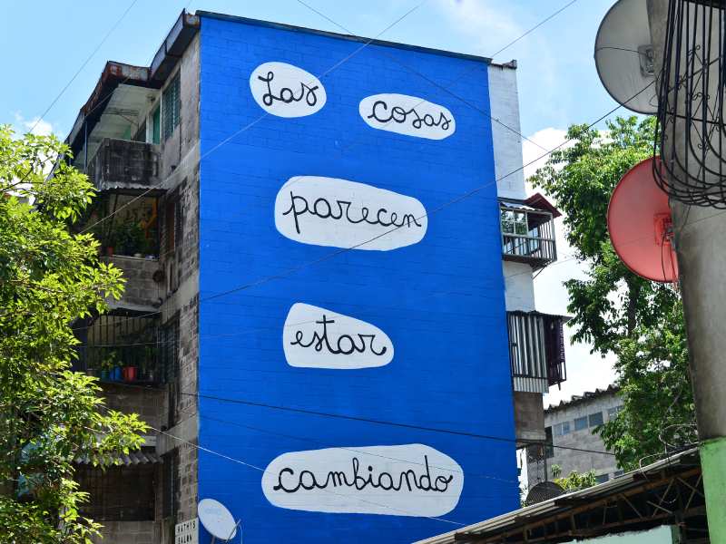 Edificios de la Colonia Zacamil que funcionan como apartamentos, popularmente conocidos como "Los 400". Zacamil, Mejicanos, San Salvador Centro