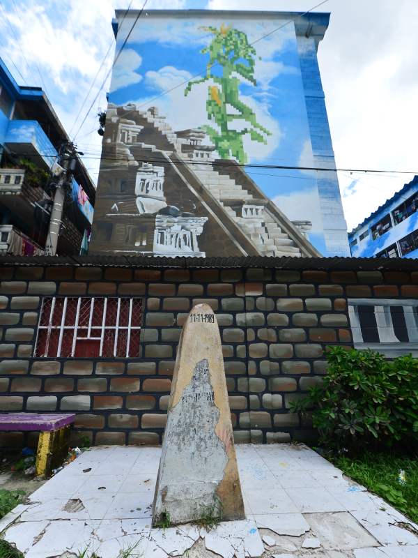 Edificios de la Colonia Zacamil que funcionan como apartamentos, popularmente conocidos como "Los 400". Zacamil, Mejicanos, San Salvador Centro